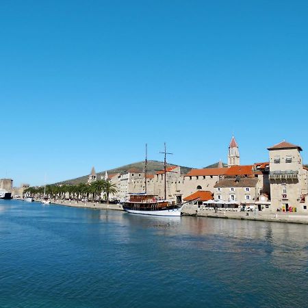 Apartment Klarić-1 Trogir Bagian luar foto