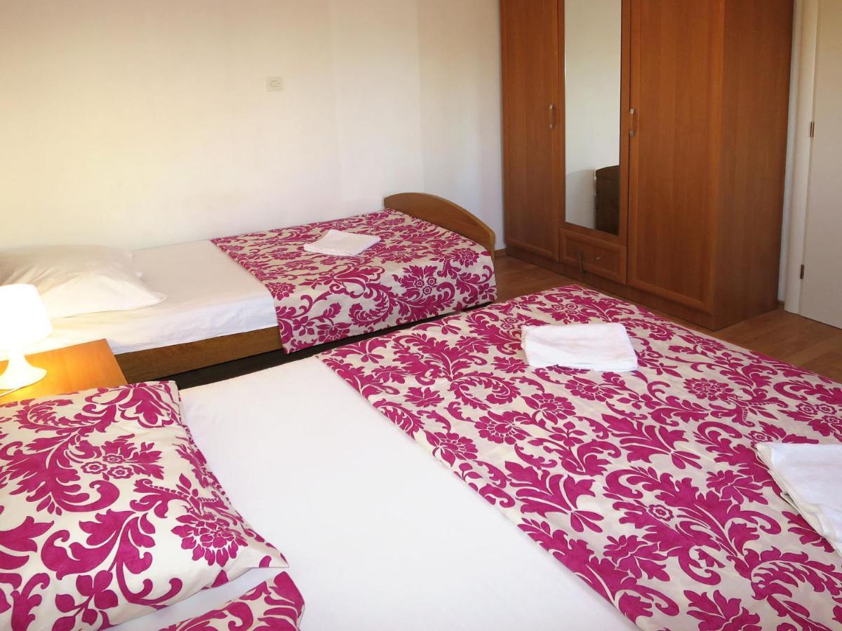Apartment Klarić-1 Trogir Bagian luar foto